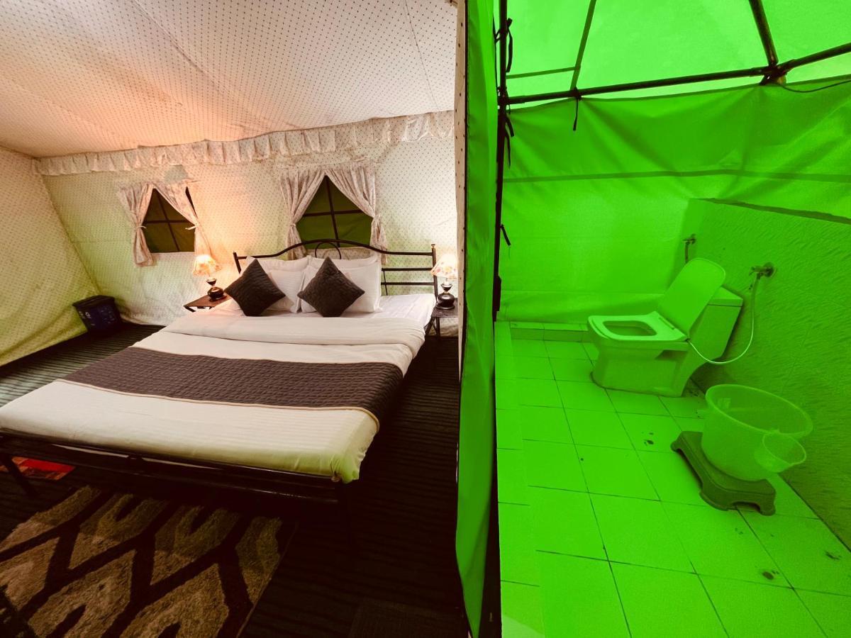 مايالي Himalayan Root Swiss Cottage Tents - Camping With Bonfire المظهر الخارجي الصورة